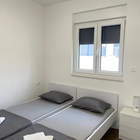 Apartman Iva - Private Pool Apartament Trogir