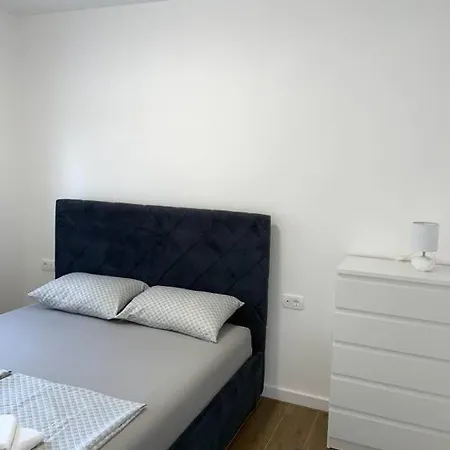 Iva - Private Pool Apartment *