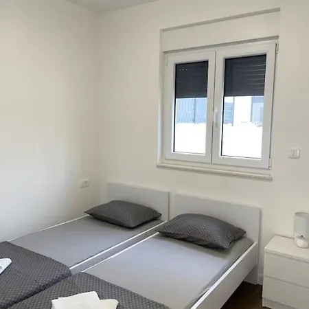 Apartment Iva - Private Pool